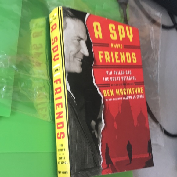 “A spy among friends” hardback novel book - Picture 14 of 15
